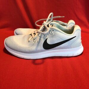 Womens Nike Free RN Pure Platinum Running Shoe Sneaker 11 880840-101 size 7.5